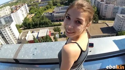 На улице